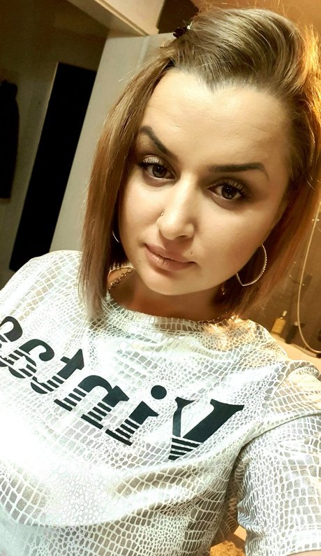 Mihaela Hott onlyfans leaked photos