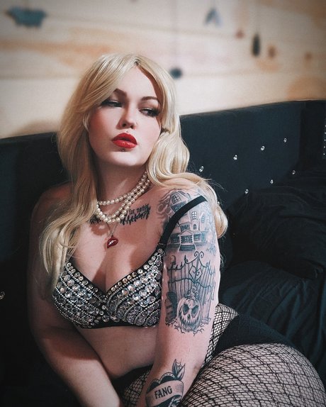 Michelle Nicole Tiley fans only