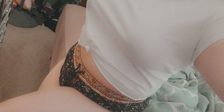 Mia Bell nude only fans