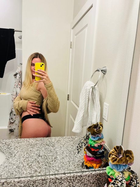 RollinWithMia onlyfans porn