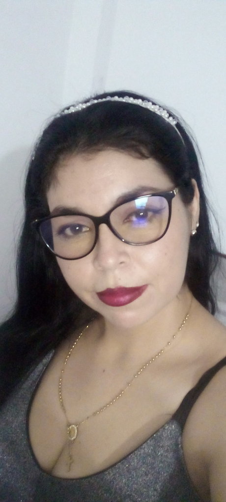 miadolar116 strip onlyfans