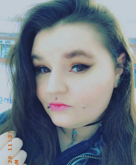 Sunny Carrier onlyfans sextape leak