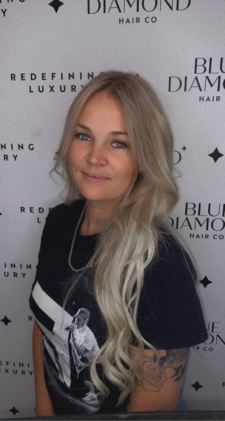 Luxx Munzer topless onlyfans