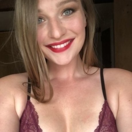 Miss Millie XS onlyfans sextape