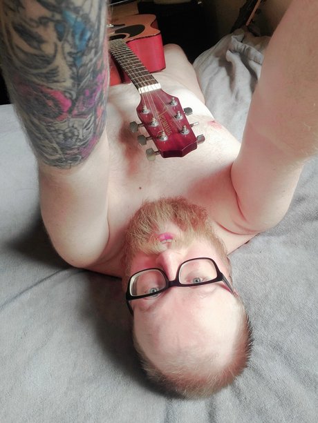 NakedGuitarMan only fans nudes