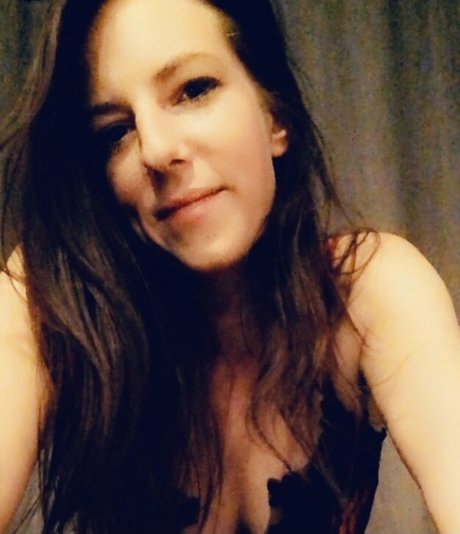 Nadia Sharov onlyfans desnuda