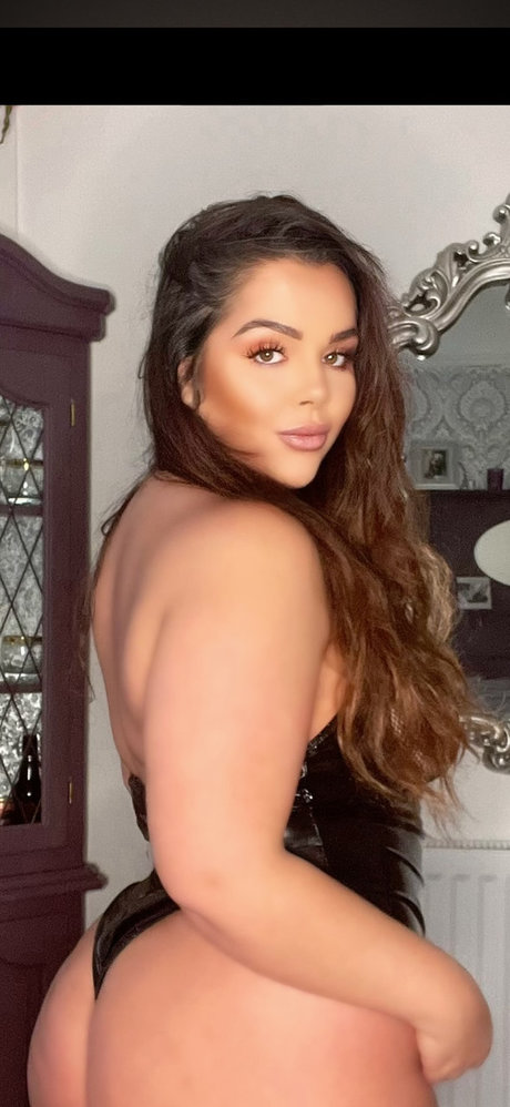 Nadia Sapphire desnuda onlyfans