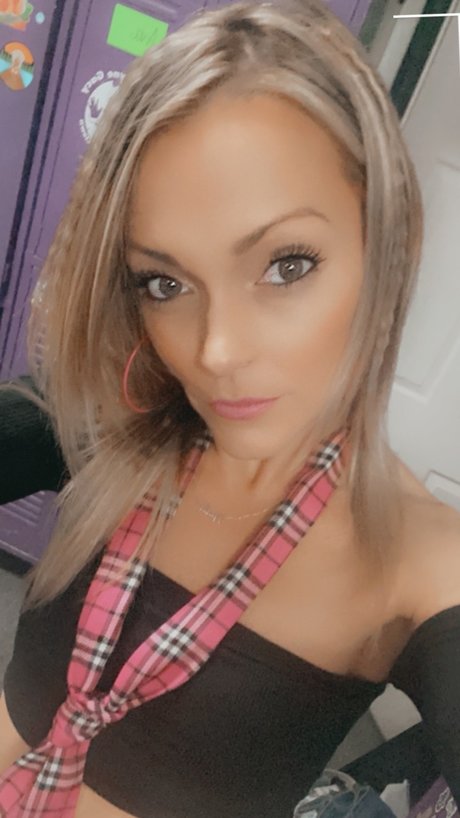 Nadia Nix free only fans