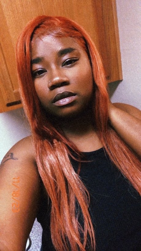 MxnaaLi onlyfans boobs