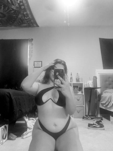 violet_ onlyfans model photo