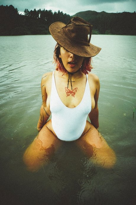 NicolejuPerretta tits onlyfans