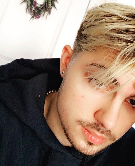 Nicky Lomuto onlyfans leaks