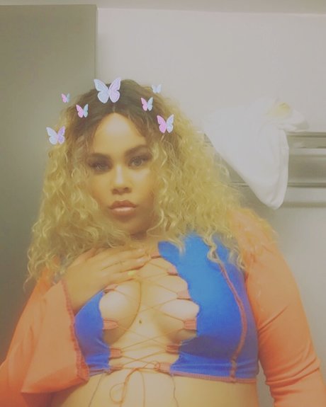 Naomiii free onlyfans