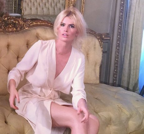 Adriana Abenia onlyfans content type