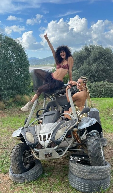 Ariadna Hafez onlyfans picture