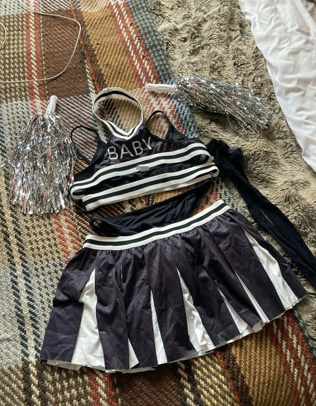 missnouveaux onlyfans model