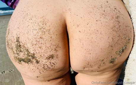 bustycougar nude onlyfans