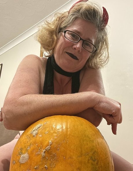 khariscurves onlyfans pics