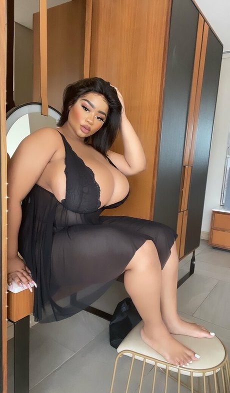 Kim Tiddies nude only fans