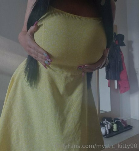 mystic kitty90 onlyfans sextape leak