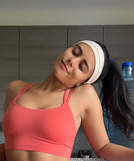 Renata Vaca nude onlyfans leak