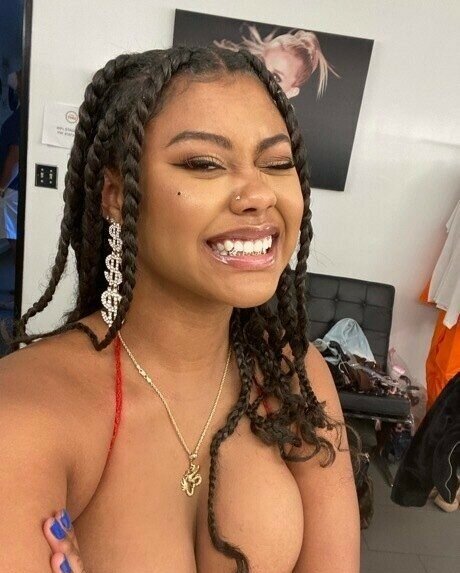 Dejarennae onlyfans leaks.