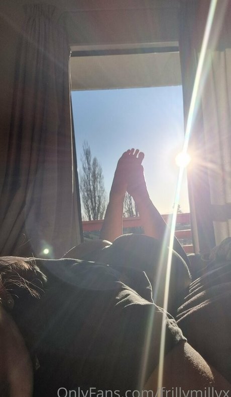 frillymillyx onlyfans fotos