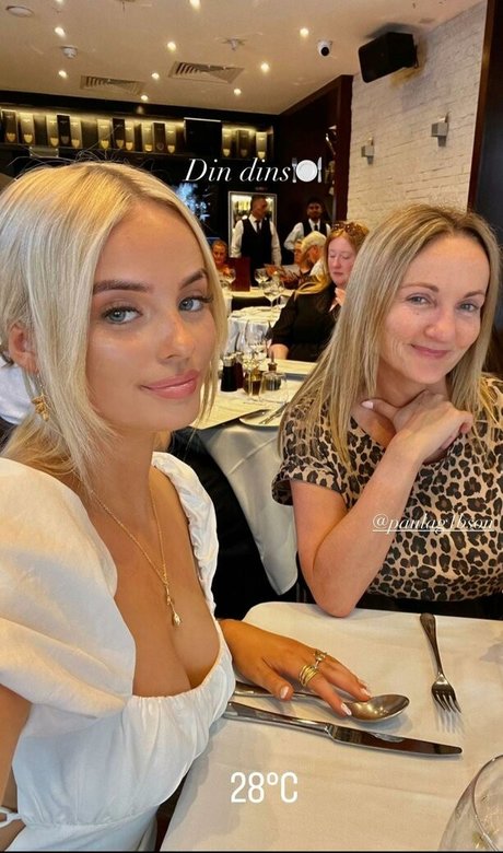 Amelia Eve Gibson onlyfans porn leaked