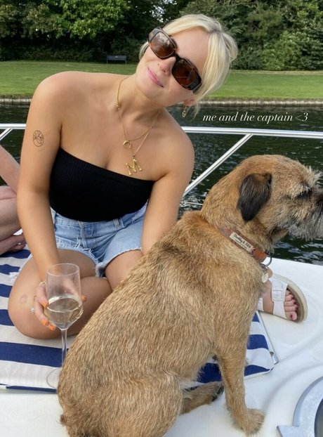 Amelia Eve Gibson free only fans