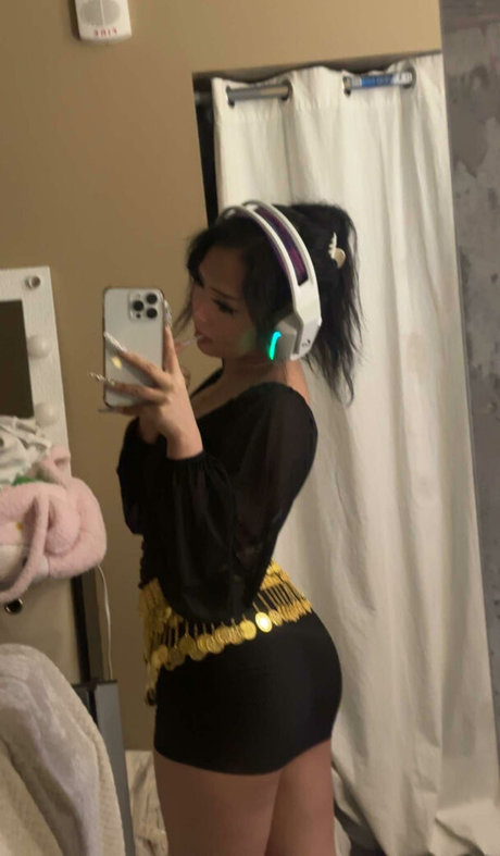 Samantha Yang Hmong onlyfans leaked.