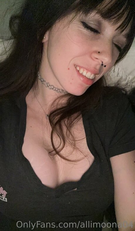 allimoona04 Profile pic