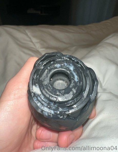 allimoona04 only fans pic