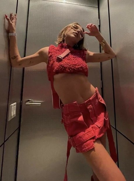 Emma Chamberlain Profile pic