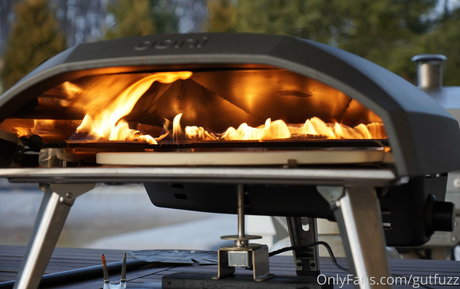 brunette petite onlyfans naked capture