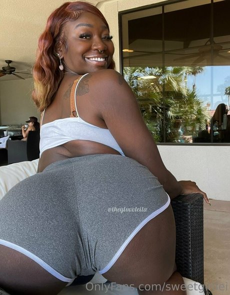 sweetgirllei onlyfans nudes