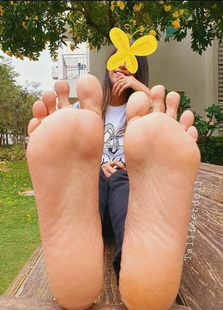 tallfeetdoll15 nude leaked onlyfans