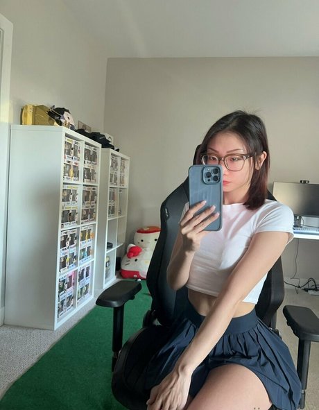 thejinnychu onlyfans explicit content