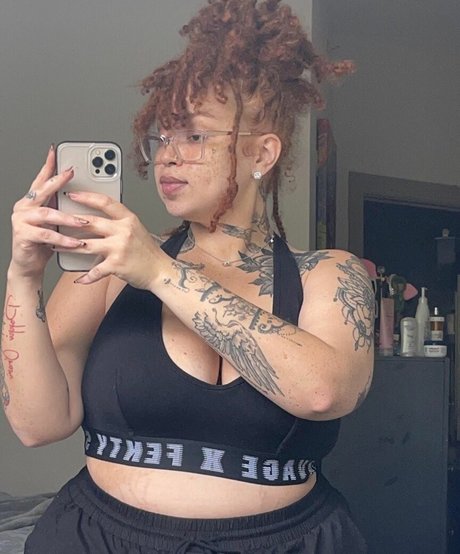 AHintOfRed only fans leaks