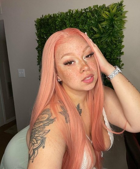 AHintOfRed leaked onlyfans photos