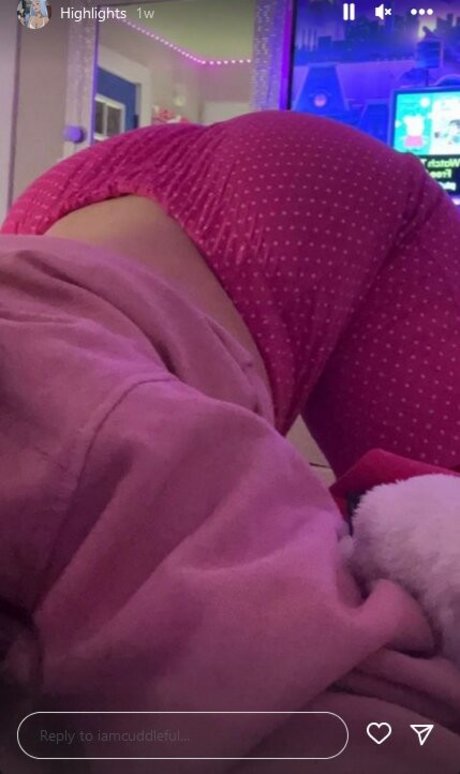 Iamcuddleful nude onlyfans leak