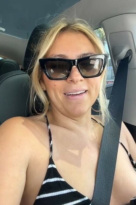 Annie Lederman only fans photos