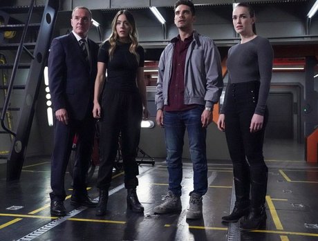 Elizabeth Henstridge onlyfans pics leaked