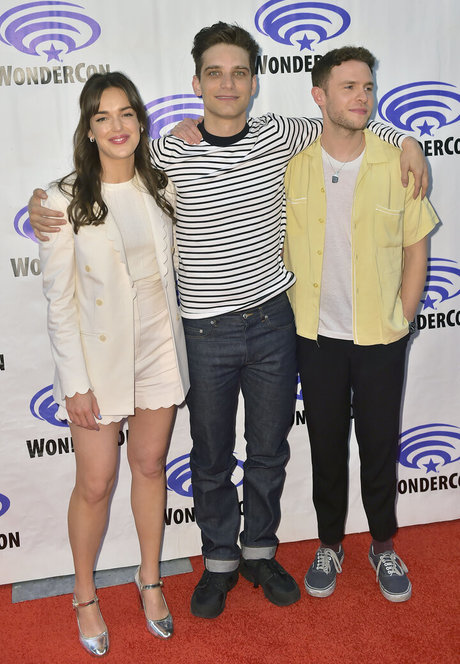 Elizabeth Henstridge nude porn onlyfans