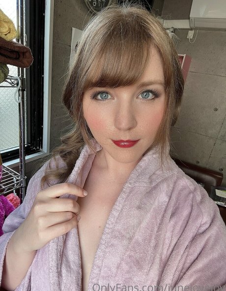 junelovejoy onlyfans photos