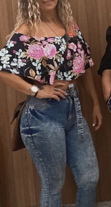 Soninha Coroa onlyfans model