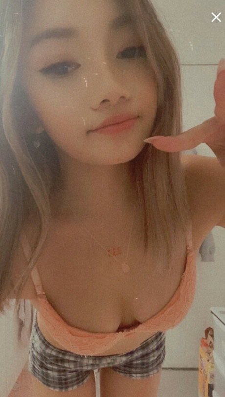 Akarinaa onlyfans striptease