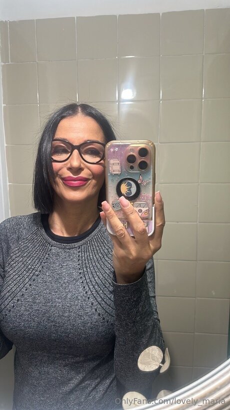 lovely maria Profile pic