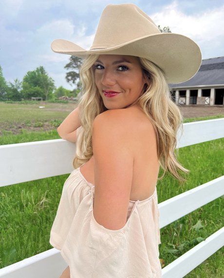 Annie Agar xxx onlyfans