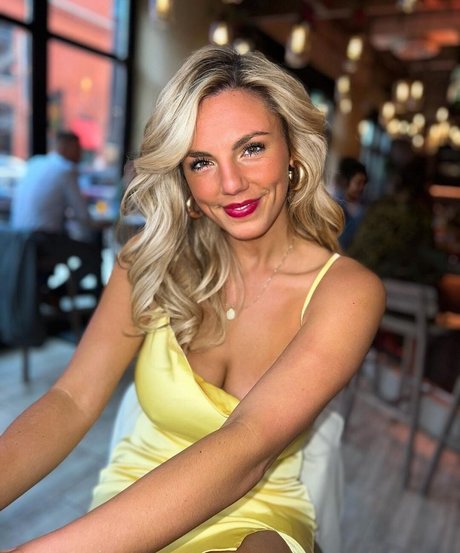 Annie Agar only fans leaks