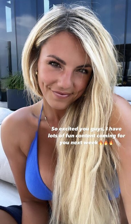 Annie Agar onlyfans boobs